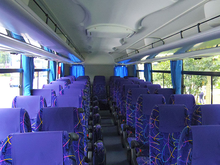 華光バス　前部座席